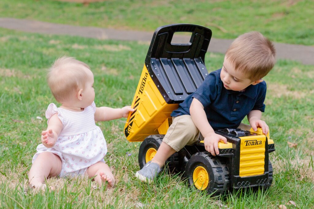 baby photography, charlottesville, virginia, siblings, playtime