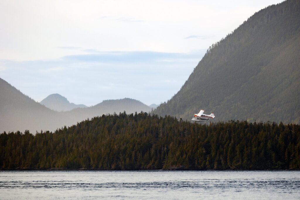 Vancouver Island, British Columbia, Pacific Ocean, Tofino, seaplane, mountains